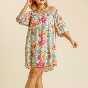 Gorgeous Umgee floral & cream dress on or off shoulder loose cruise brunch new